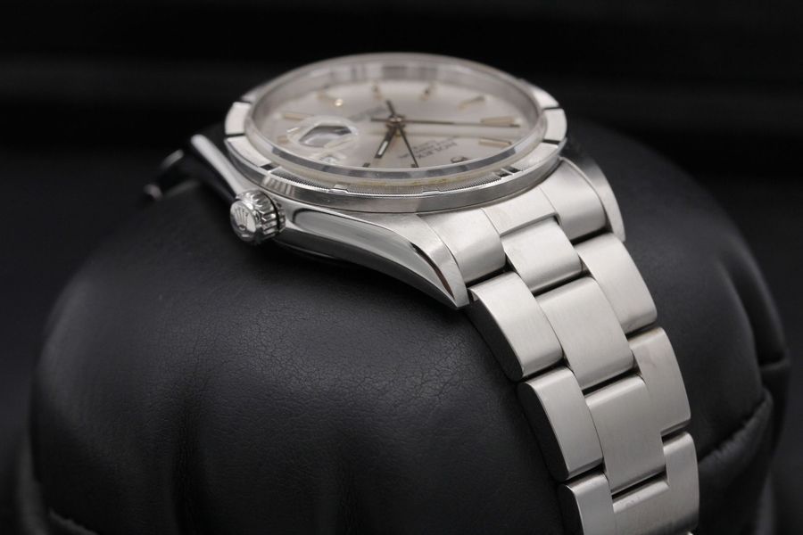 Rolex Oyster Perpetual Date 15210